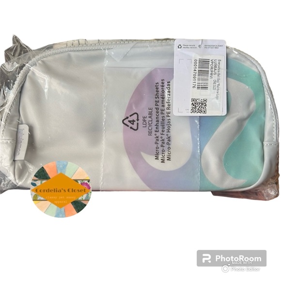 ❌SOLD!❌ NWT! Lululemon Everywhere Belt Bag Fanny Pack Rainbow Logo - Picture 2 of 7